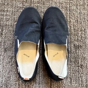 Sanuk Womans Flats Size: 11